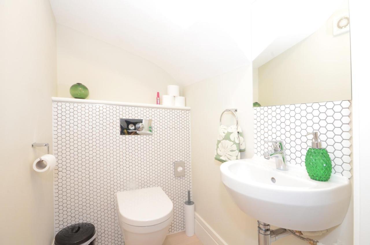 The Mews - 2 Bedroom Luxury, Spacious House With Free Parking York Eksteriør billede